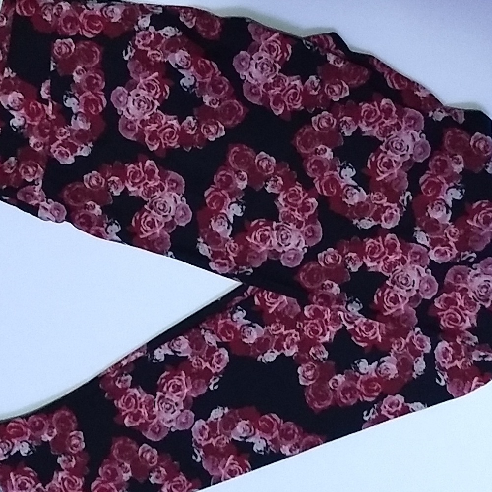 LuLaRoe Valentine's Leggings